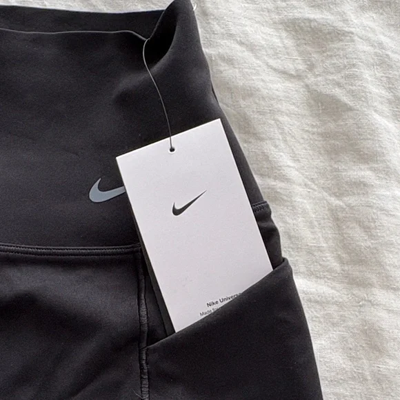 Nike Black Universa Medium Support High-Waisted 5" Bike Shorts with Pockets - Picture 9 of 14